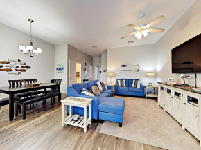 BC603 Roomy Townhome, Outdoor Seating, Heated Pool with Water Slide